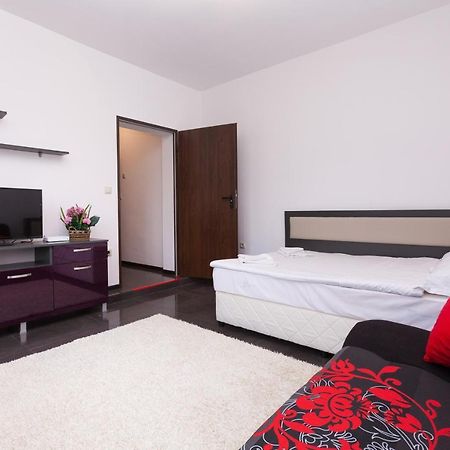 Central Beach Guest Rooms Burgas Exterior photo
