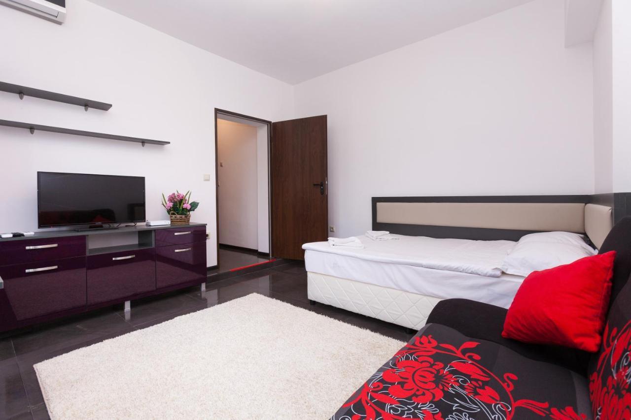 Central Beach Guest Rooms Burgas Exterior photo